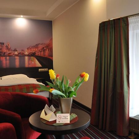 Hotel Atrium Nowy Tomysl Bagian luar foto