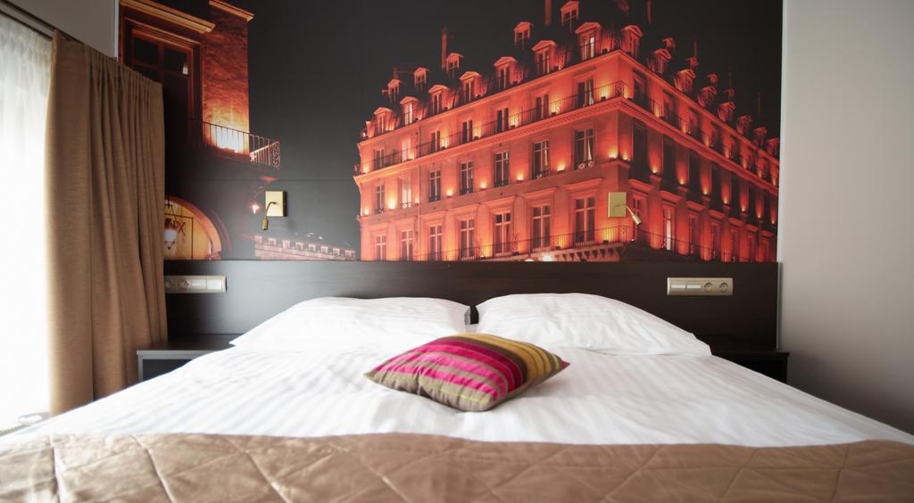 Hotel Atrium Nowy Tomysl Bagian luar foto