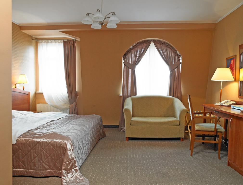 Hotel Atrium Nowy Tomysl Bagian luar foto
