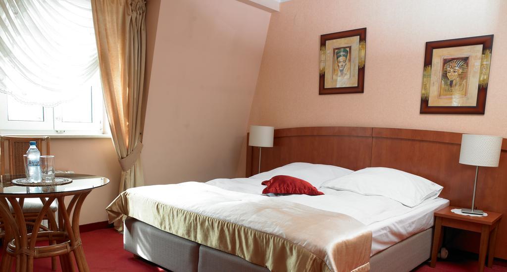 Hotel Atrium Nowy Tomysl Ruang foto