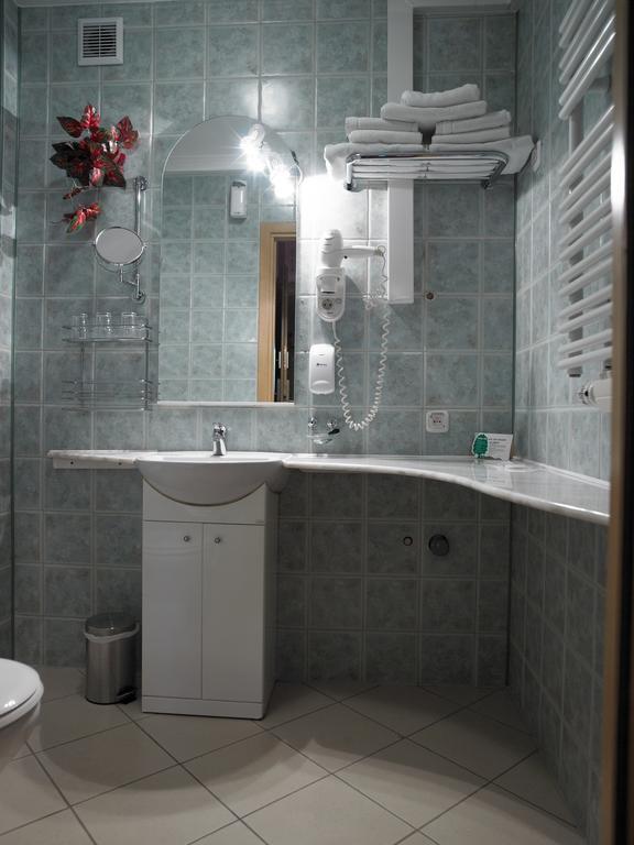Hotel Atrium Nowy Tomysl Bagian luar foto