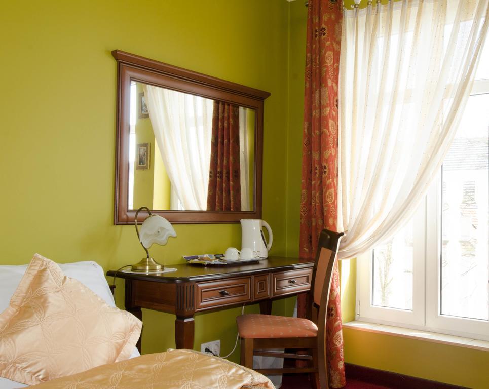 Hotel Atrium Nowy Tomysl Bagian luar foto