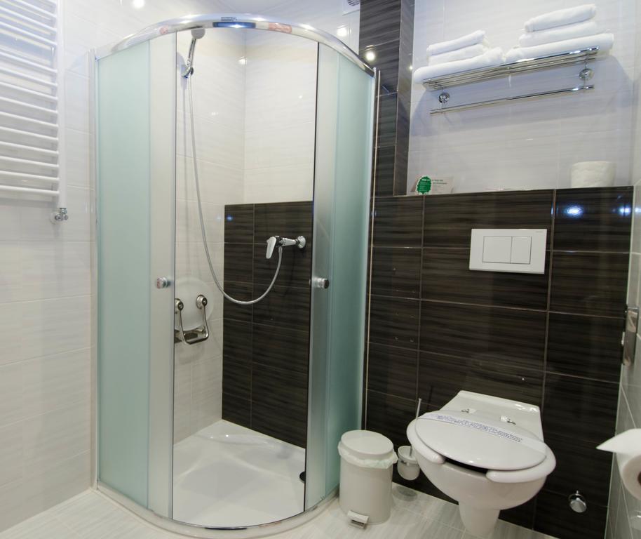 Hotel Atrium Nowy Tomysl Bagian luar foto