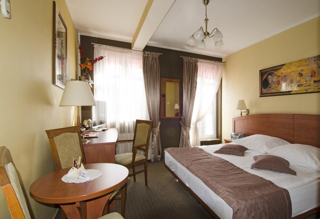 Hotel Atrium Nowy Tomysl Ruang foto