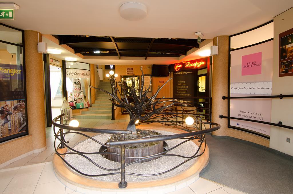Hotel Atrium Nowy Tomysl Bagian luar foto