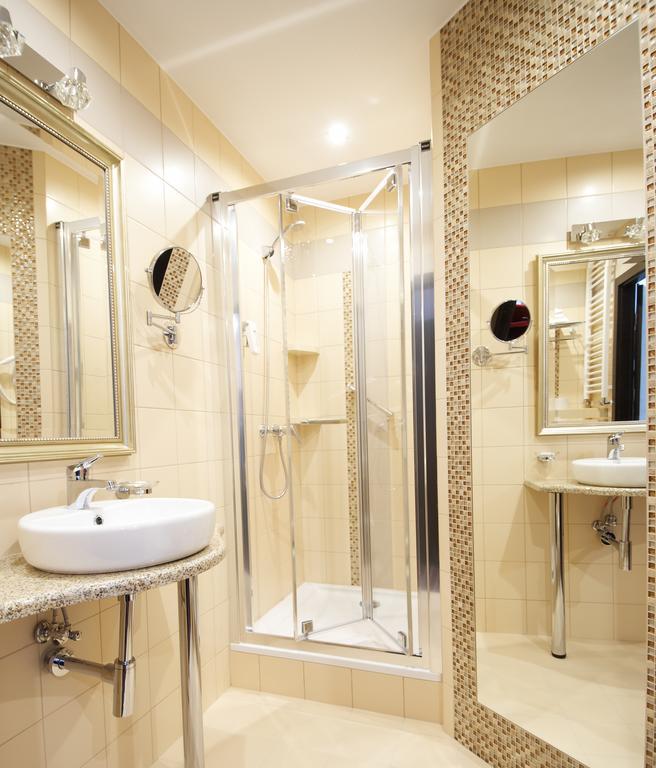 Hotel Atrium Nowy Tomysl Bagian luar foto