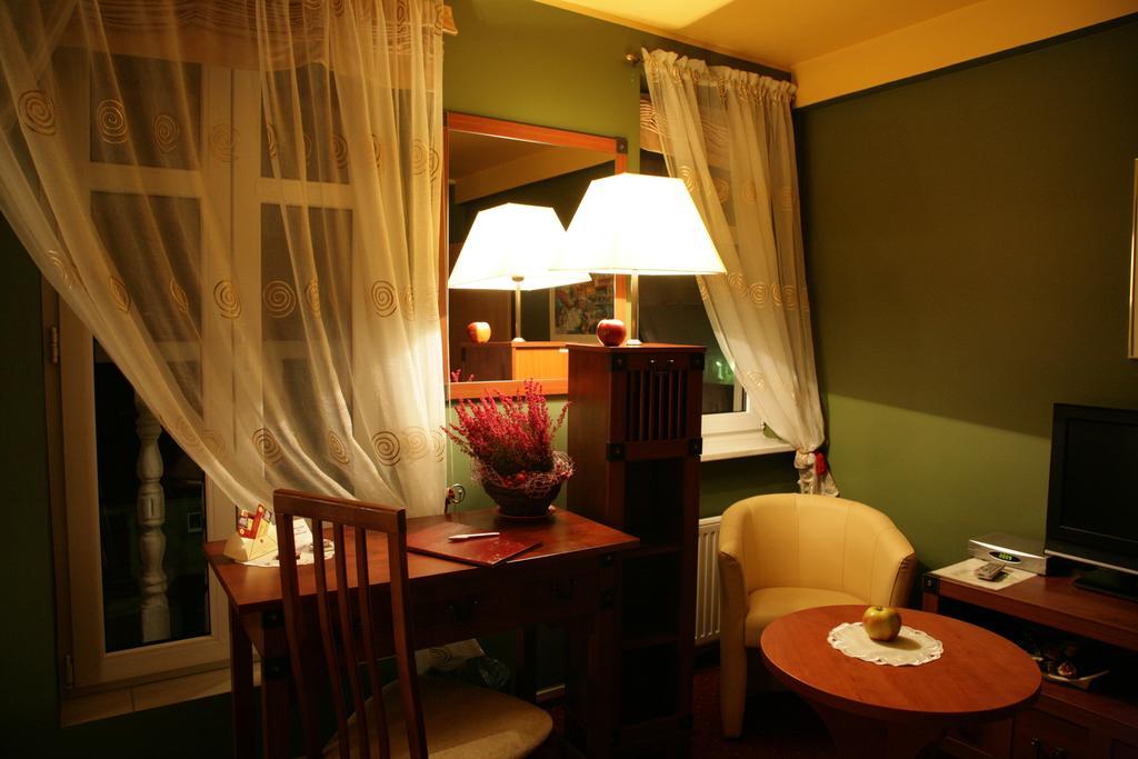 Hotel Atrium Nowy Tomysl Ruang foto