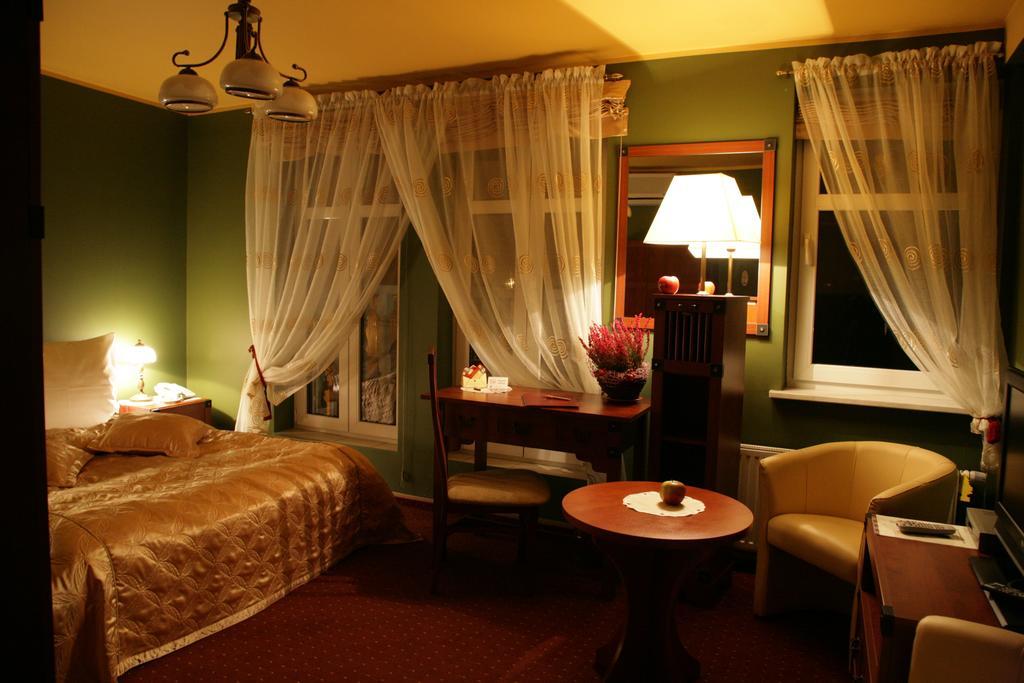 Hotel Atrium Nowy Tomysl Bagian luar foto