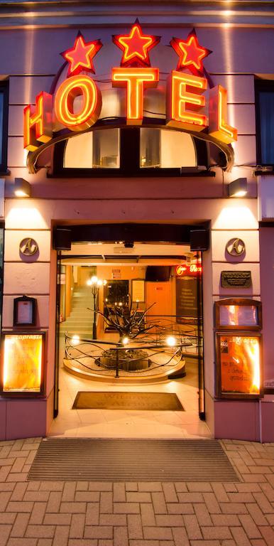Hotel Atrium Nowy Tomysl Bagian luar foto
